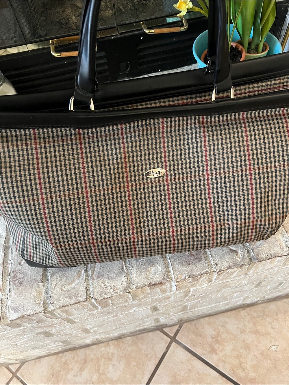 Diane Von Furstenburg large zipper Tote Bag in Black and Beige - Classic Plaid